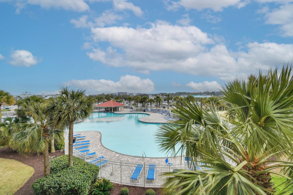 Barefoot Resort Condo about 2 Mi to Beach Access - featured photo
