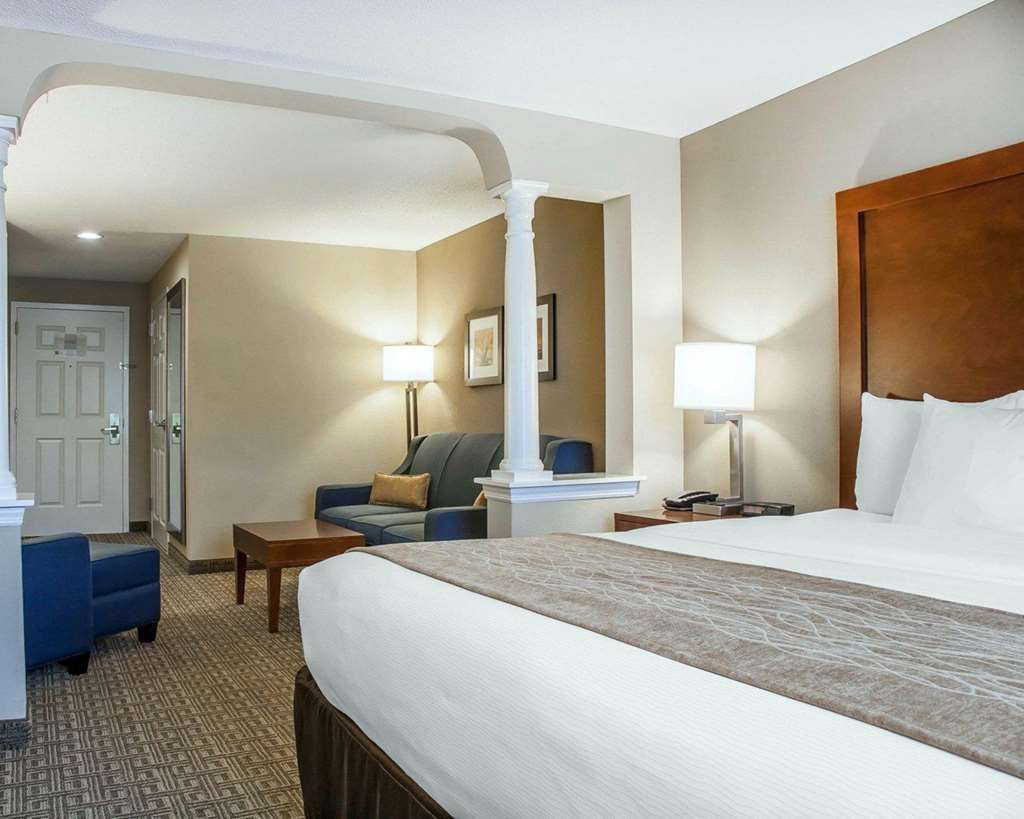 Comfort Inn & Suites Sturbridge Brimfield - photo 21