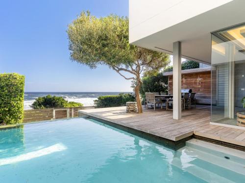 Beachfront Bliss - carbon neutral hotel in Cape Town