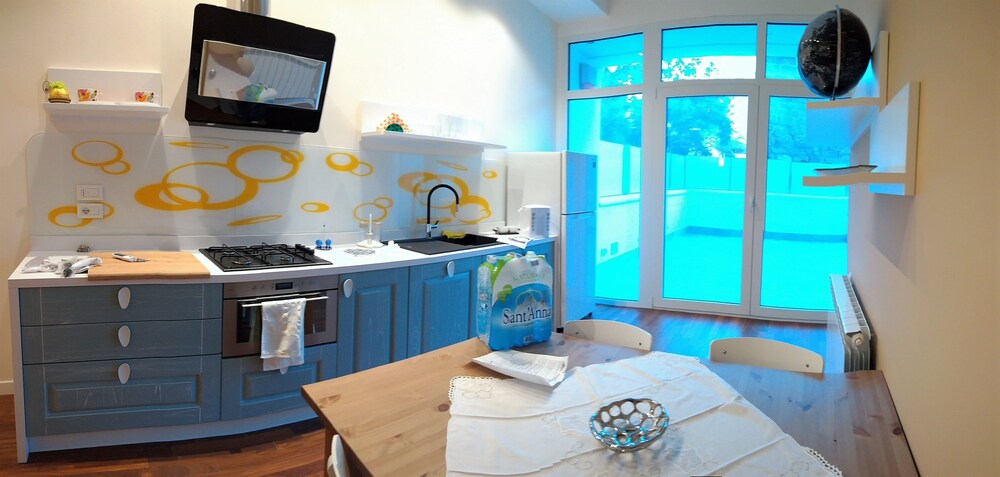 Sacra Famiglia Ausonia Apartment — 4-Star Luxury Hotel in Palermo, Italy