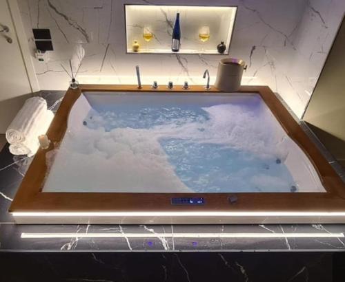 Suite Pizzo jacuzzi rooms — 4-Star Luxury Hotel in Pizzo, Italy