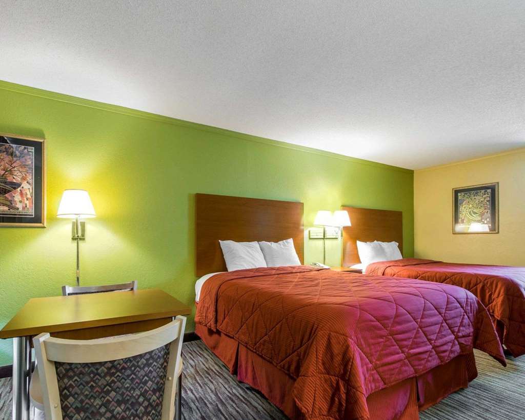 Econo Lodge Franklin South - photo 22