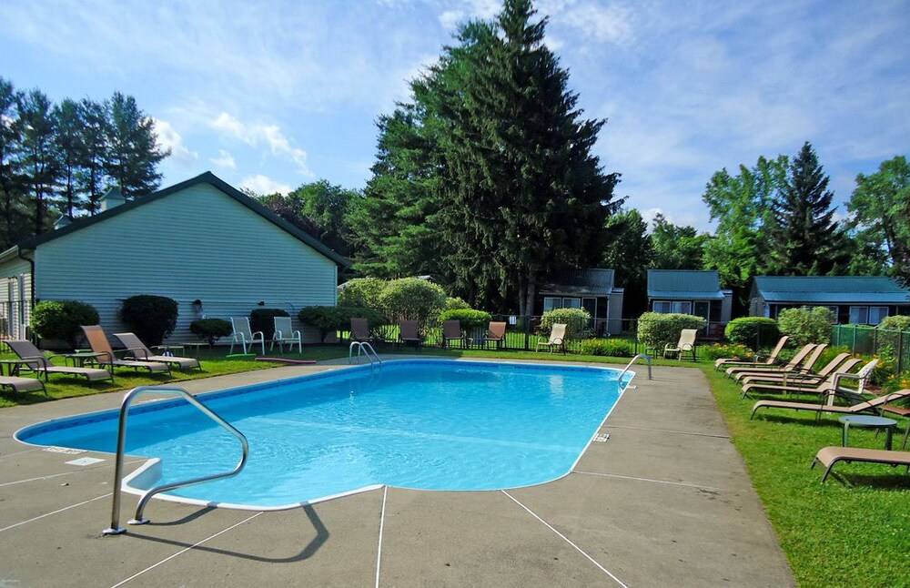 Adirondack Inn - photo 17