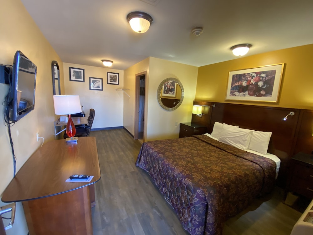 Regal Inn Coffeyville - photo 4