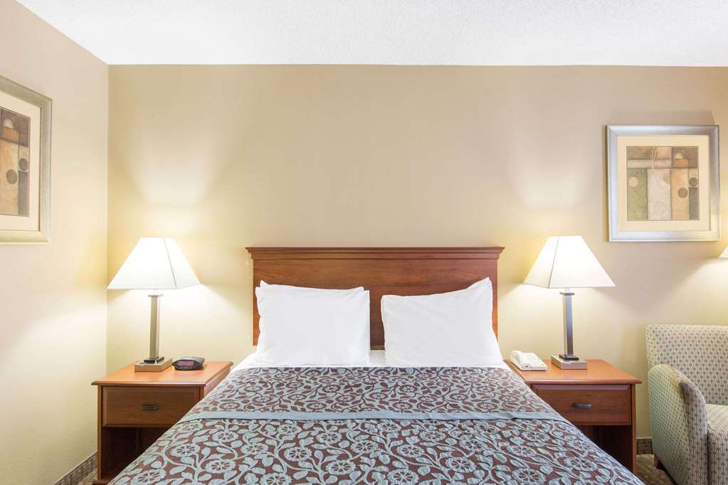 Days Inn by Wyndham Ripley - photo 12