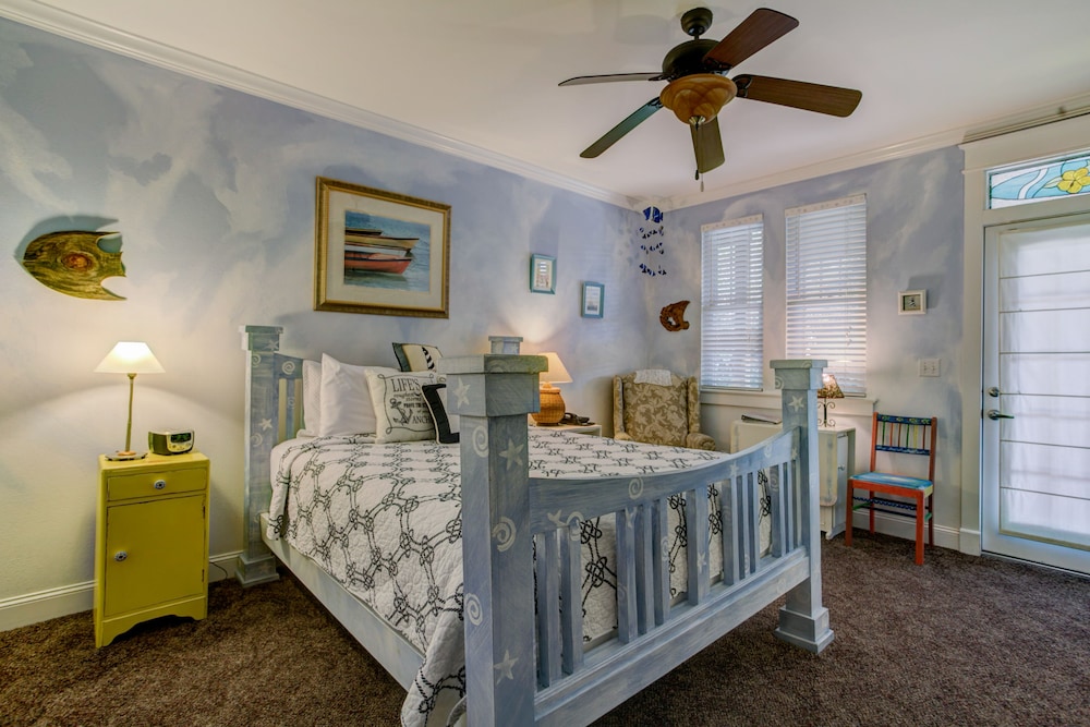 Anchor Inn NSB Bed & Breakfast - photo 10