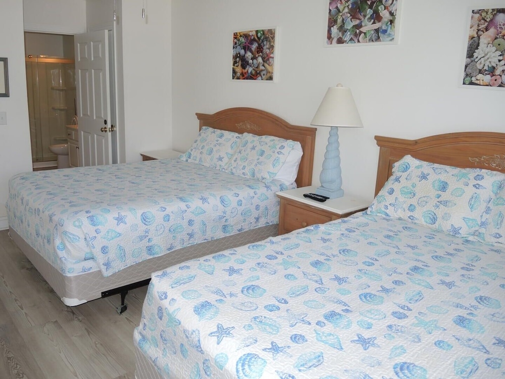 Beautiful Ground Floor Golf Resort Villa 1503 Steps from the Pool by RedAwning — Calabash — photo 4