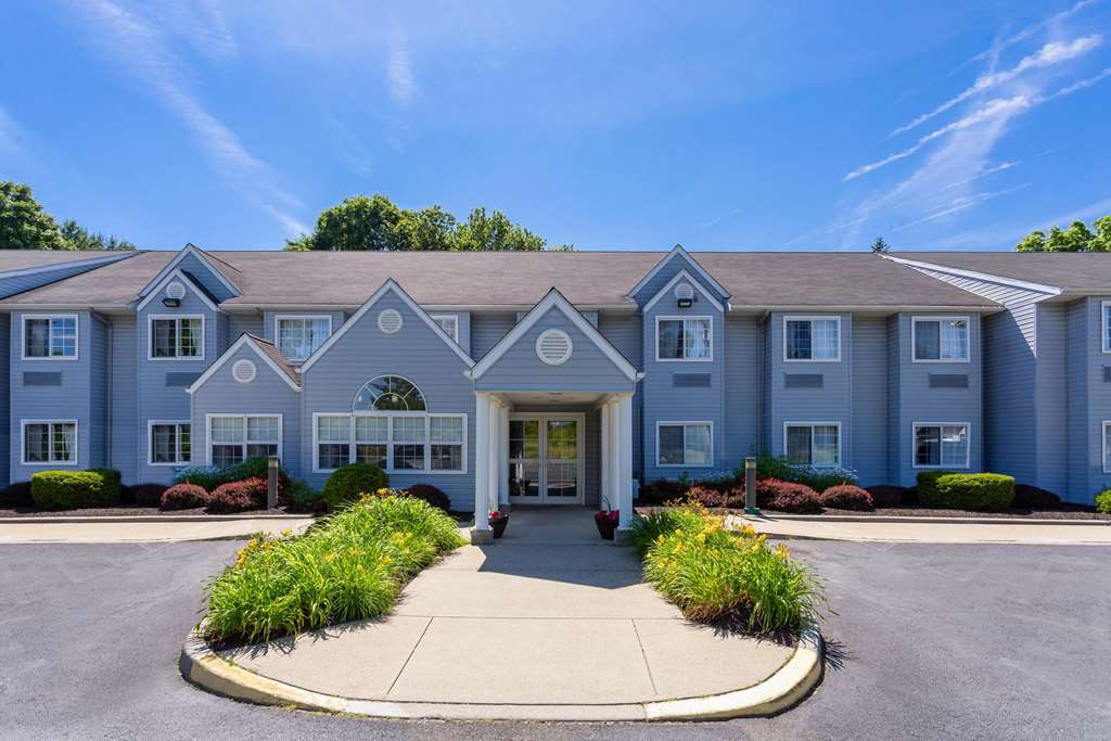 Microtel Inn & Suites by Wyndham Bethel Danbury - featured photo