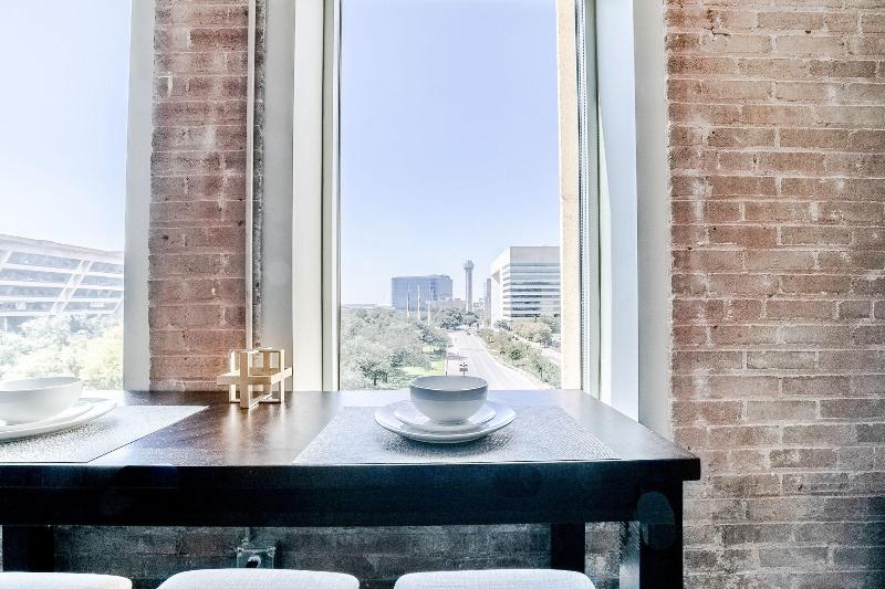 Luxury Downtown Dallas Stay by Amyfinehouse - photo 37