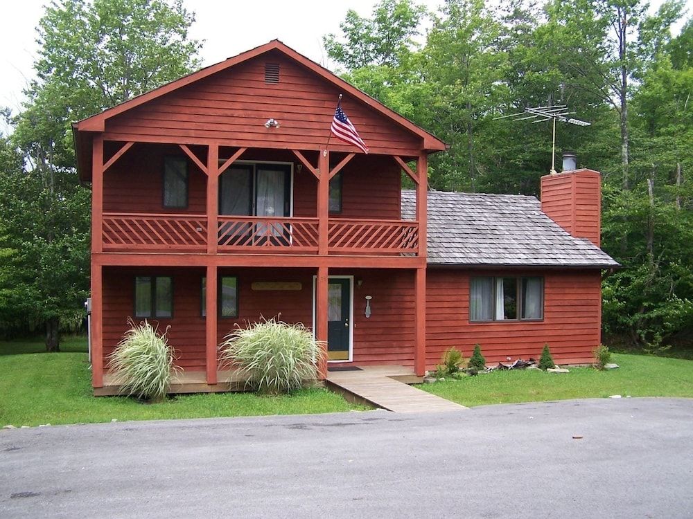 Oski`s Den - carbon neutral hotel in Davis