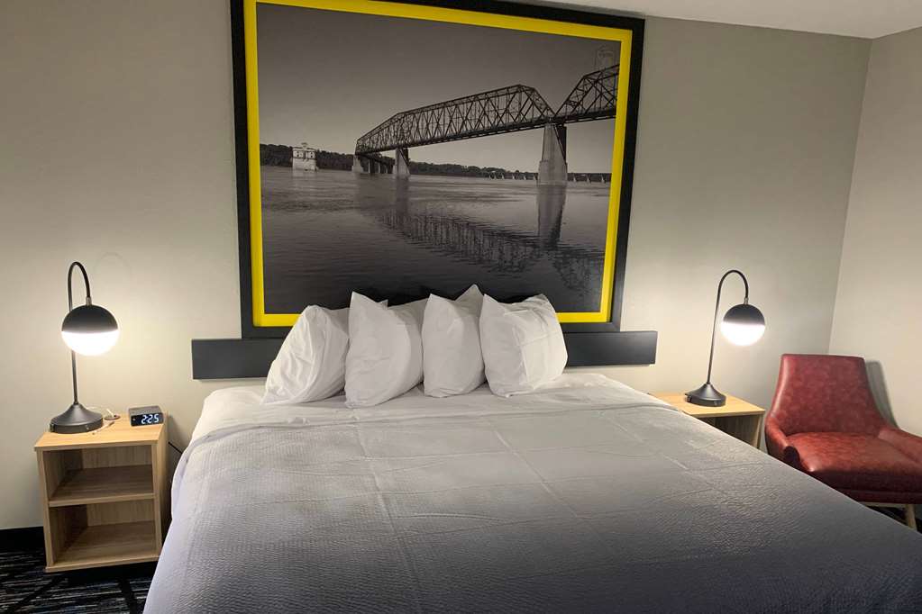 Super 8 By Wyndham Kirksville - photo 8