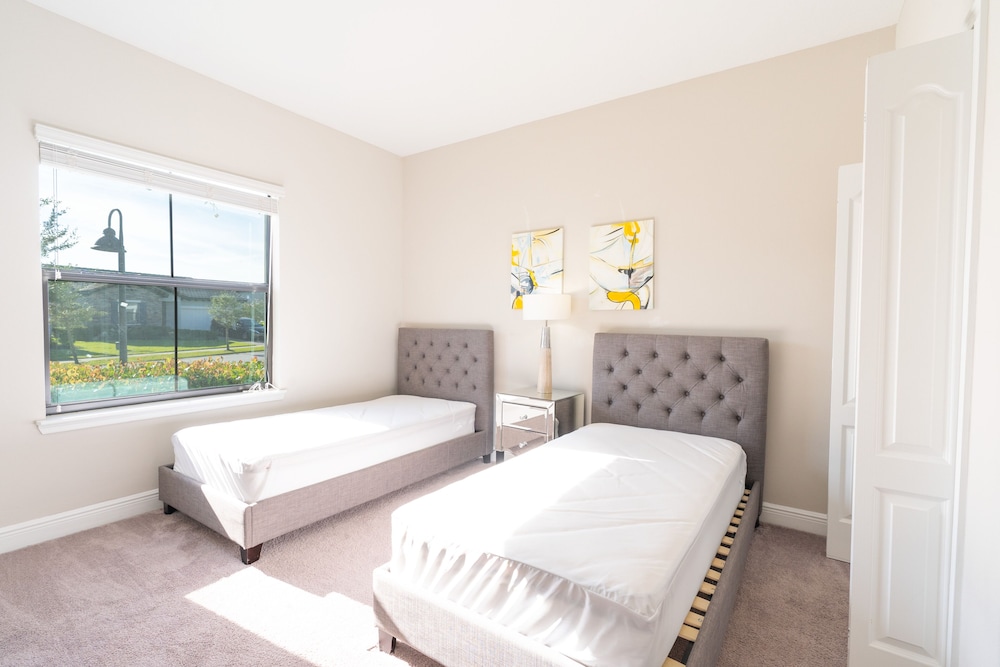 Balmoral Resort 169cc 3 Bedroom Home by RedAwning - photo 2
