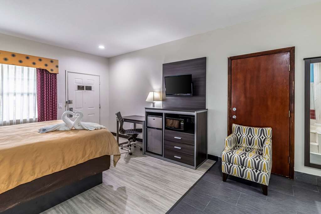 Quality Inn & Suites Canton - photo 21