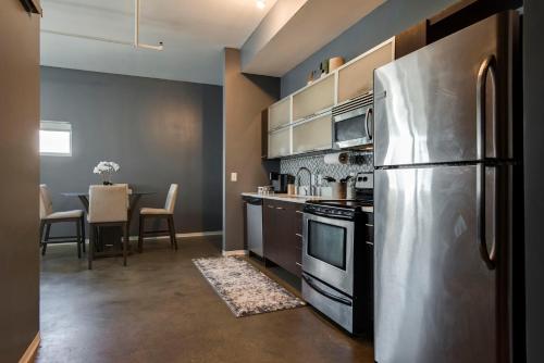 Sleek and Spacious Condo In East — 4-Star Luxury Hotel in Nashville, United States