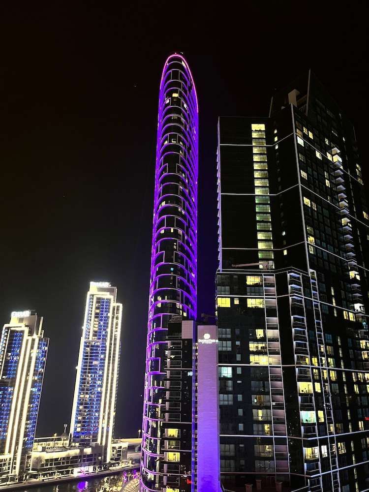 Burlaka Holiday Homes Vip Hostel — 5-Star Luxury Hotel in Dubai, United Arab Emirates