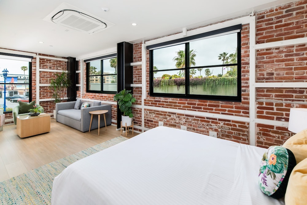 The Brick Hotel - photo 35