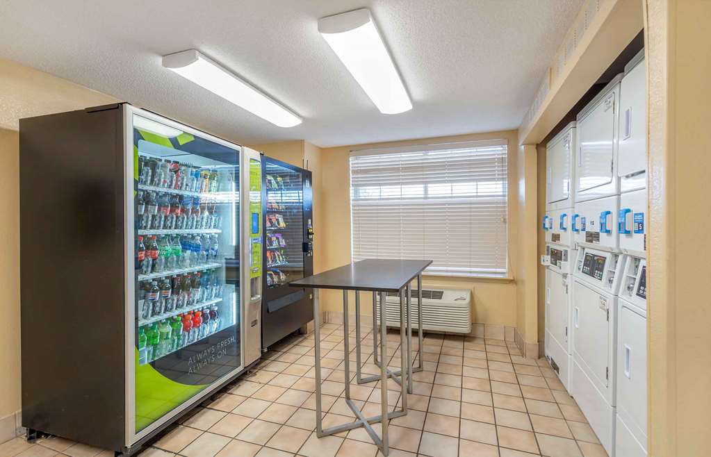Extended Stay America Select Suites Chicago Lombard Oakbrook - photo 42
