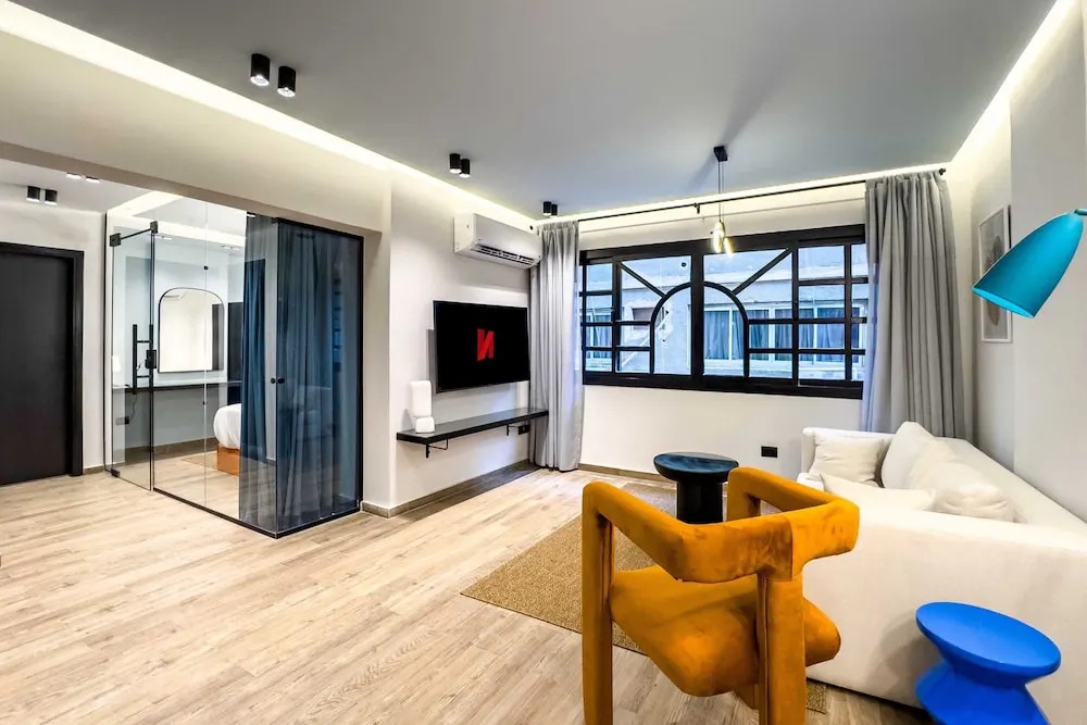 The 2 BDR Sapphire Condo 5 min to CAI Airport — 4-Star Luxury Hotel in Cairo, Egypt