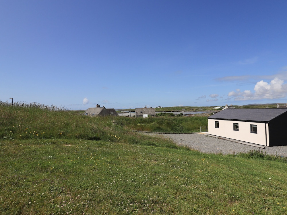 Eala Bhàn Cottage — 4-Star Luxury Hotel in Isle Of North Uist, United Kingdom