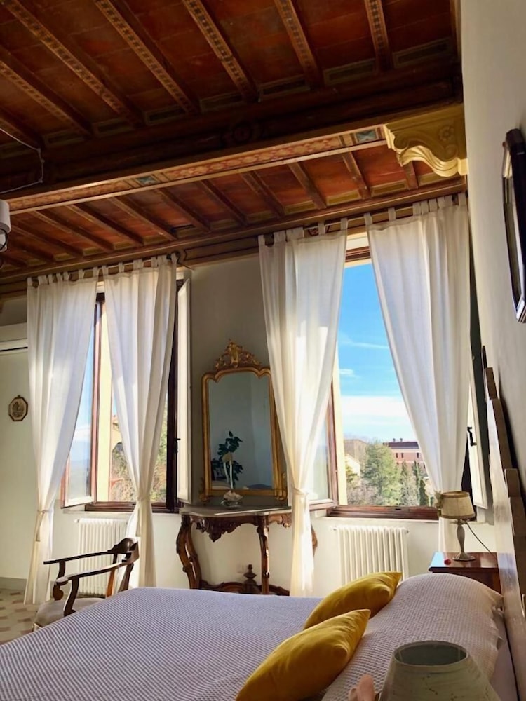 B&B Paolina — 4-Star Luxury Hotel in Siena, Italy