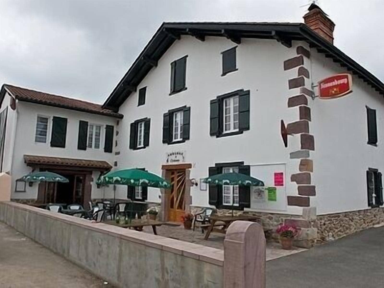 Auberge Etchoinia - last minute hotel in Paris