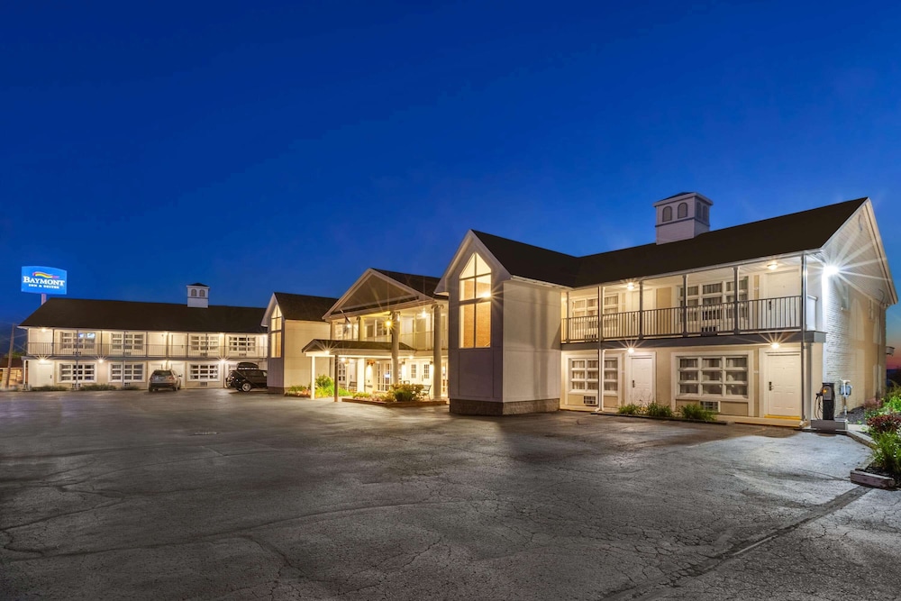 Baymont by Wyndham St. Ignace Lakefront - photo 45