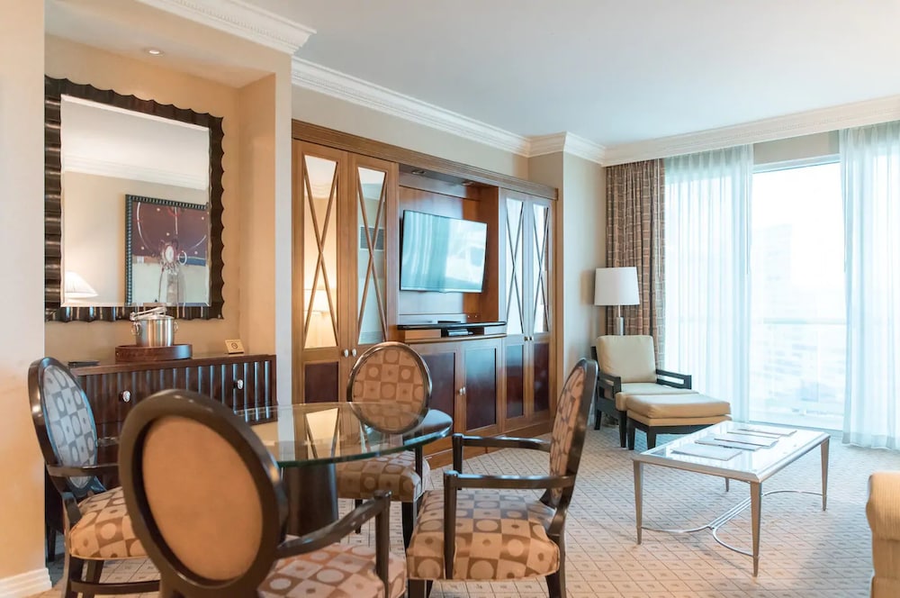 True 1BR Strip View at MGM Signature - photo 24