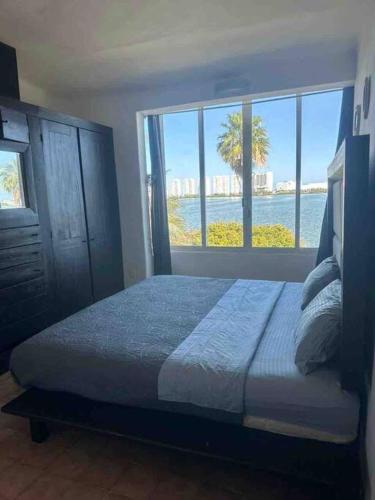 Prime Lagoonfront Apt in Hotel Zone Walk to Beaches & Nightlife in Cancun, Mexico