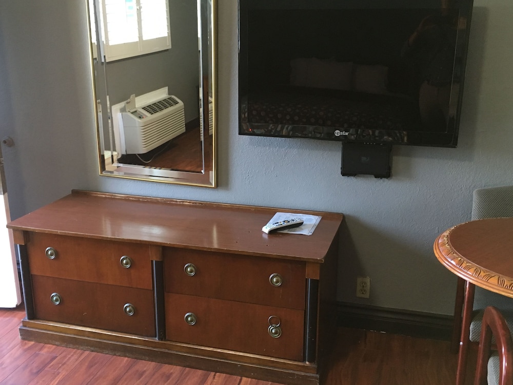 Eagle Inn Motel - photo 17