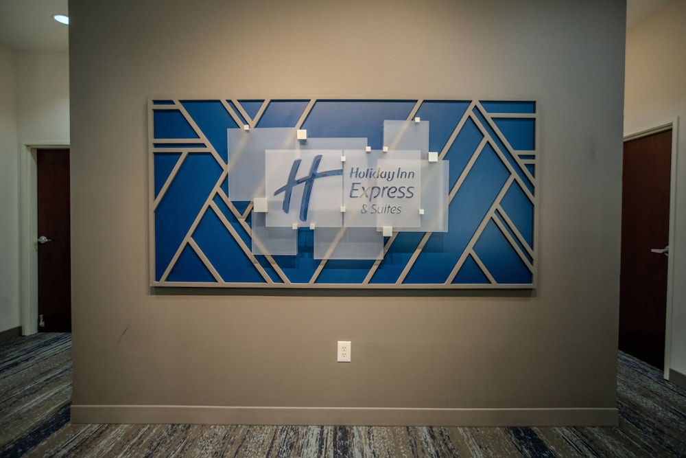 Holiday Inn Express Cleveland by IHG - photo 76