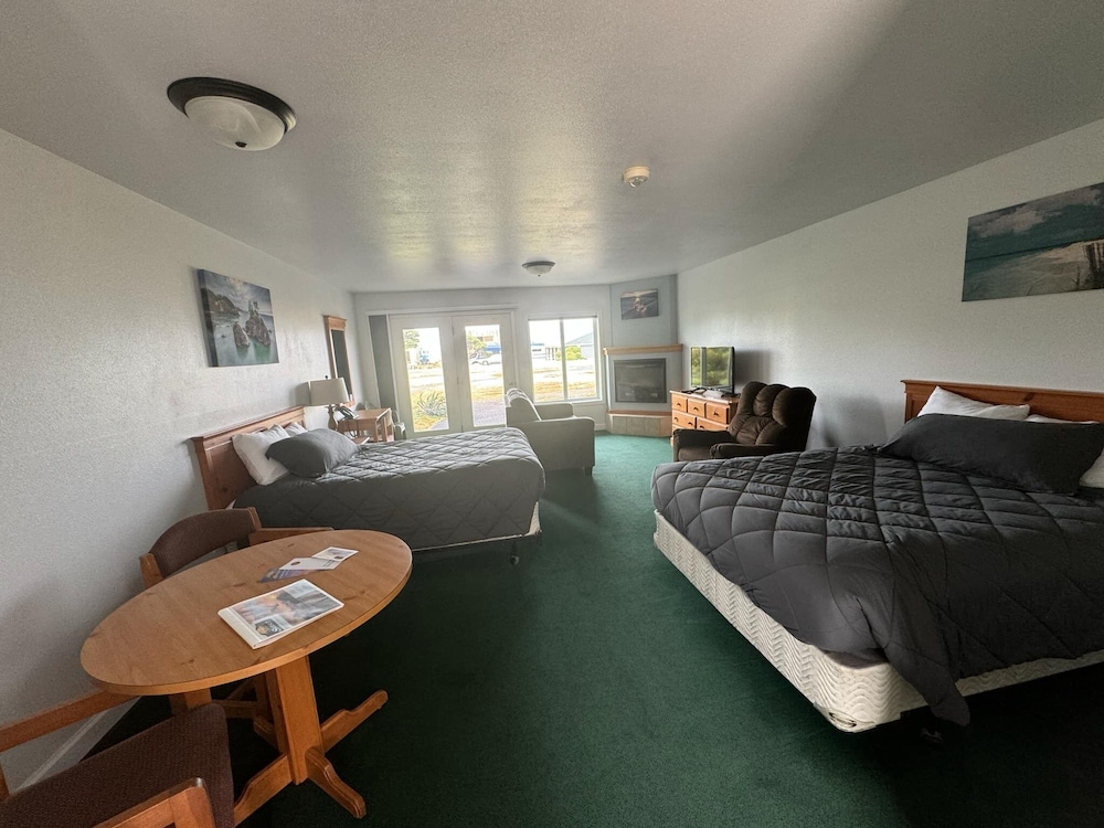 Sunset Oceanfront Lodging - photo 58