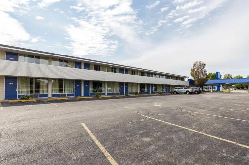 Concorde Inn Suites Pekin - photo 39