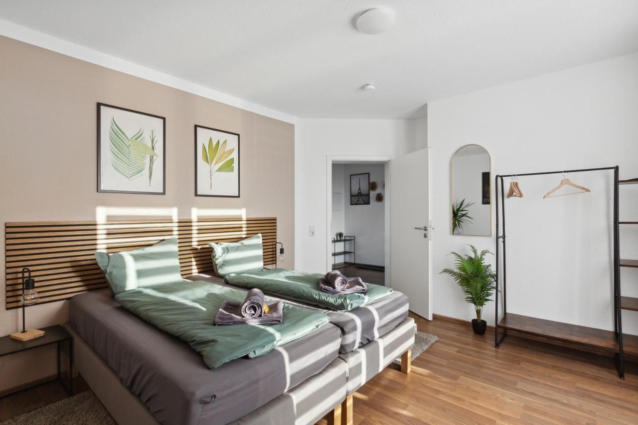Larooms Merseburg Apartment NP21 2 Zimmer 4 Betten Waschmaschine Parkplatz Balkon — 4-Star Luxury Hotel in Merseburg, Germany