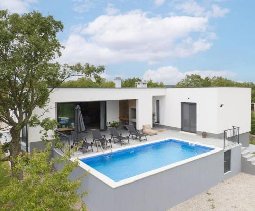 Traumhafte Villa Dubi bei Labin — 4-Star Luxury Hotel in Labin, Croatia