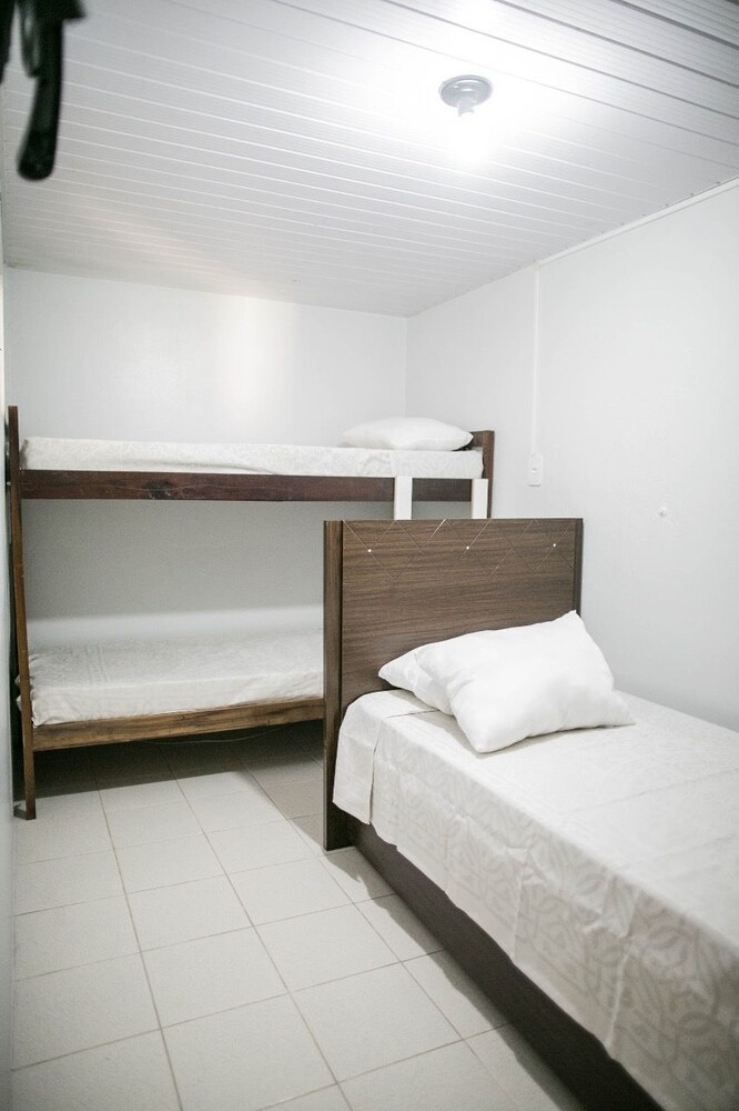 Sobrado 2 Casa com piscina 10 pessoas