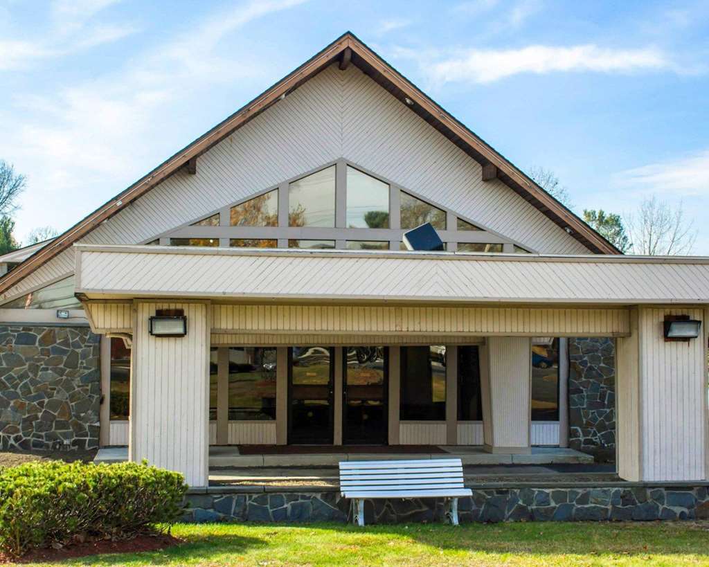 Econo Lodge Inn & Suites Colonie Center Mall - featured photo