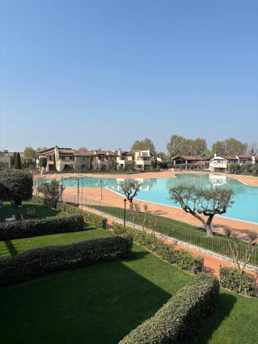 Garda Resort Apartment in Peschiera Del Garda, Italy