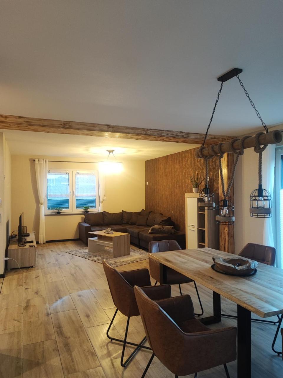 Ferienhaus Schöne Aussicht — hotel in Frielendorf