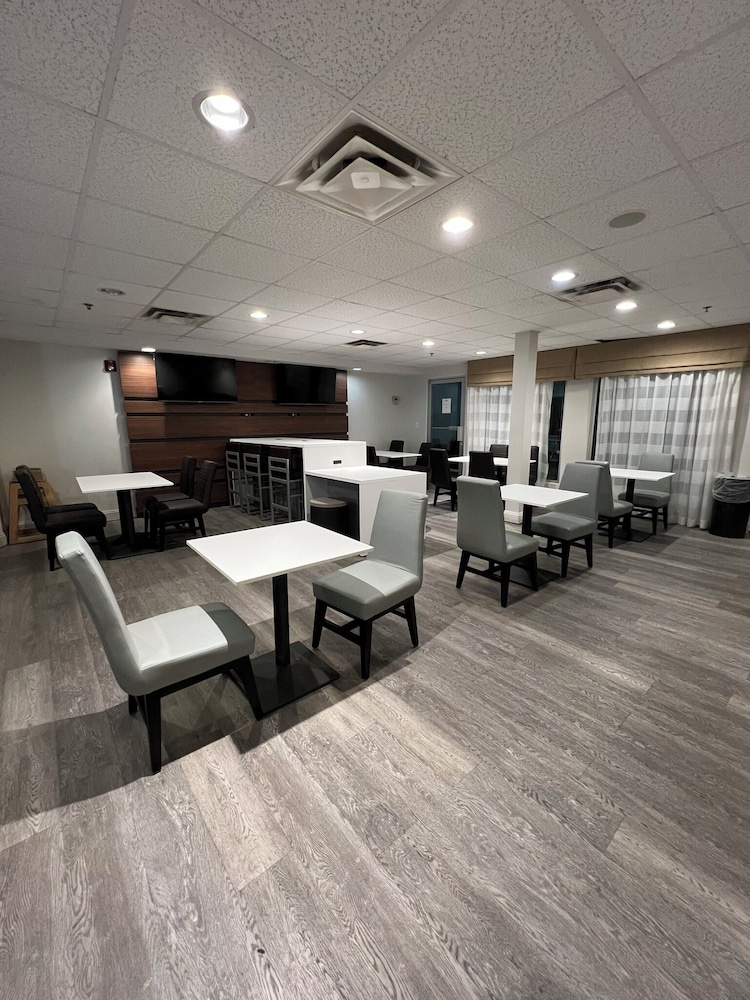 Wingate by Wyndham Dublin Near Claytor Lake State Park - photo 52