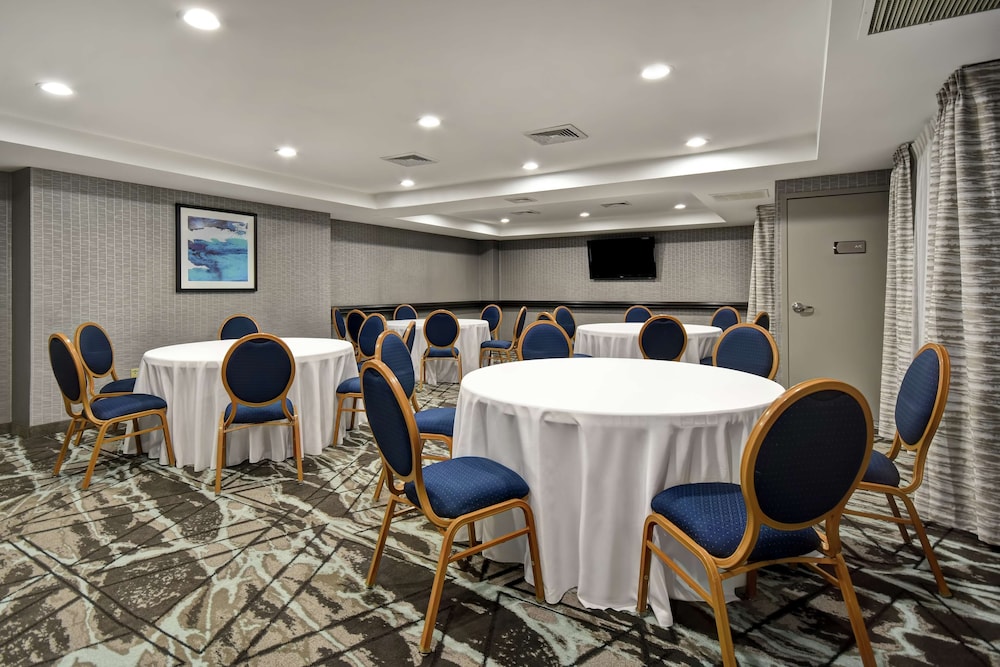 Homewood Suites by Hilton Edgewater NYC Area - photo 38
