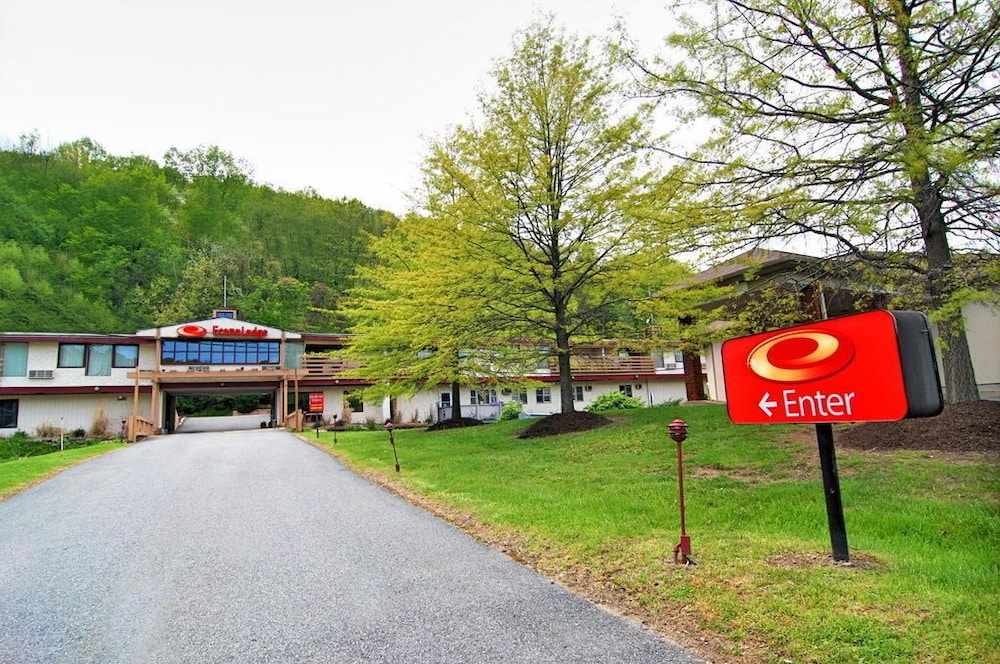 Econo Lodge Clarks Summit Scranton - photo 26