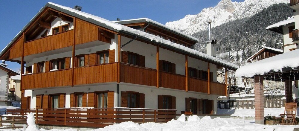 Residence Al Lago — 4-Star Luxury Hotel in Auronzo, Italy