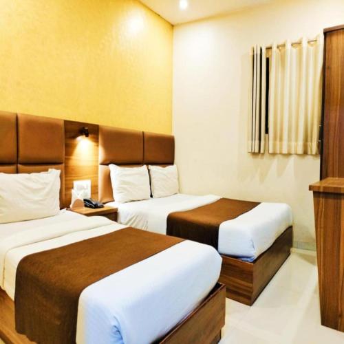 Avion Palace Near Bombay Exhibition Centre