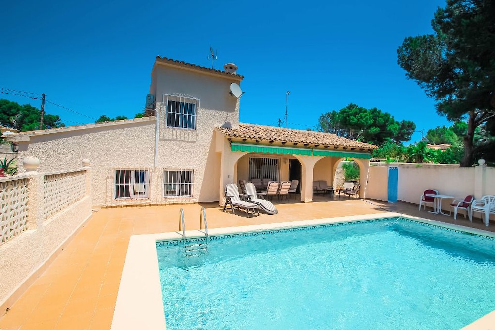 Linea sea view villa with private pool in Teulada — 4-Star Luxury Hotel in Teulada, Spain