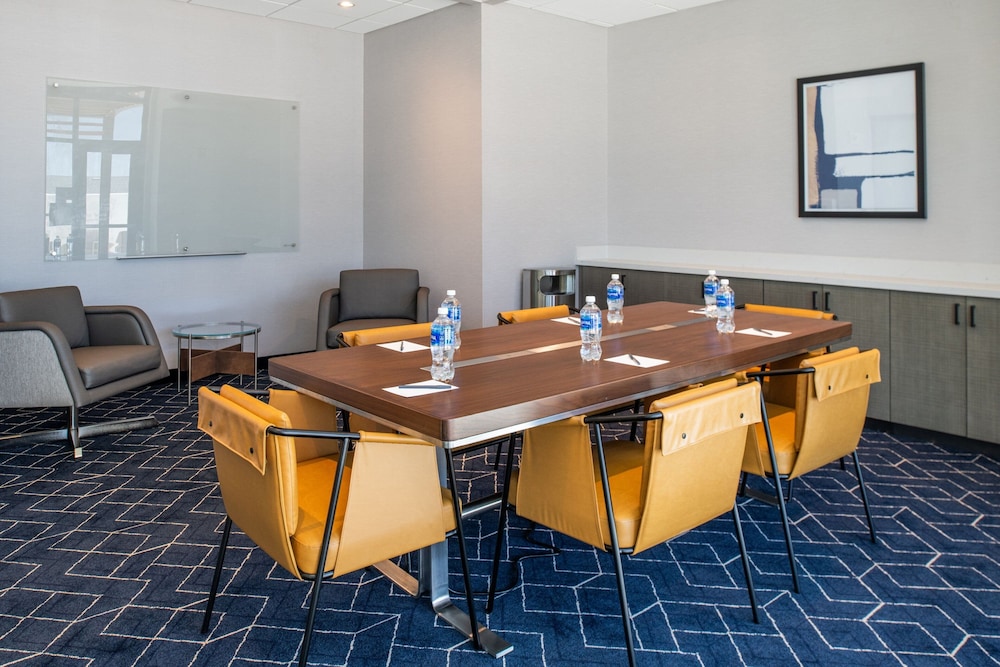 Courtyard by Marriott Modesto North - photo 19