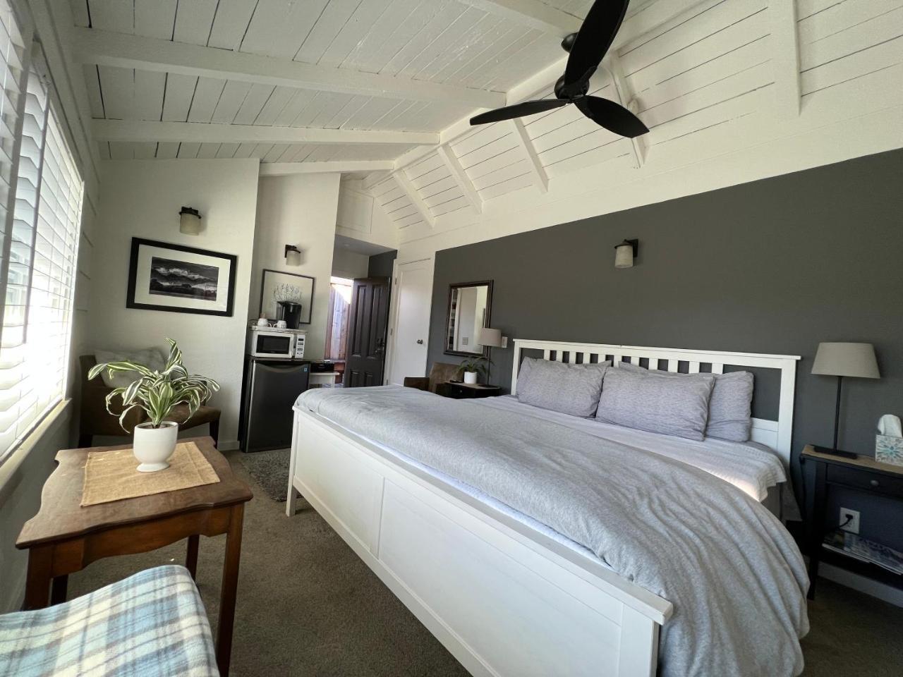 The Midtown Cottage w Private Entrance and Views — 4-Star Luxury Hotel in Santa Cruz, United States