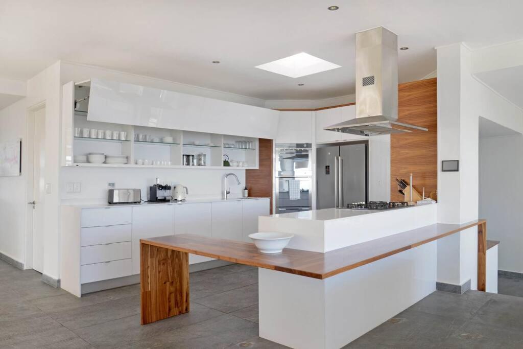 Villa Ravensteyn Camps Bay Luxury Villa