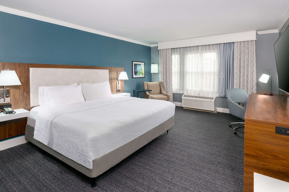 Hampton Inn Savannah Historic District - photo 15