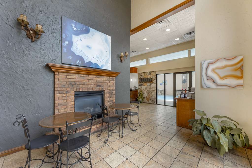 Best Western Plus Landing View Inn & Suites - photo 36