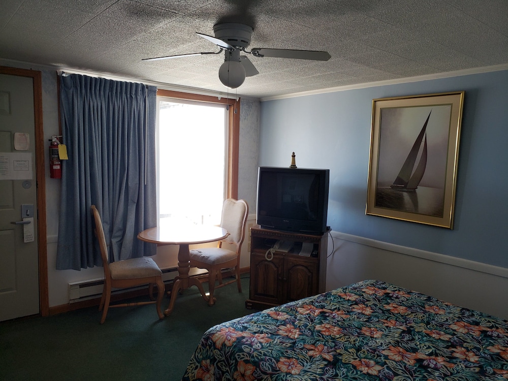 Algoma Beach Motel - photo 64